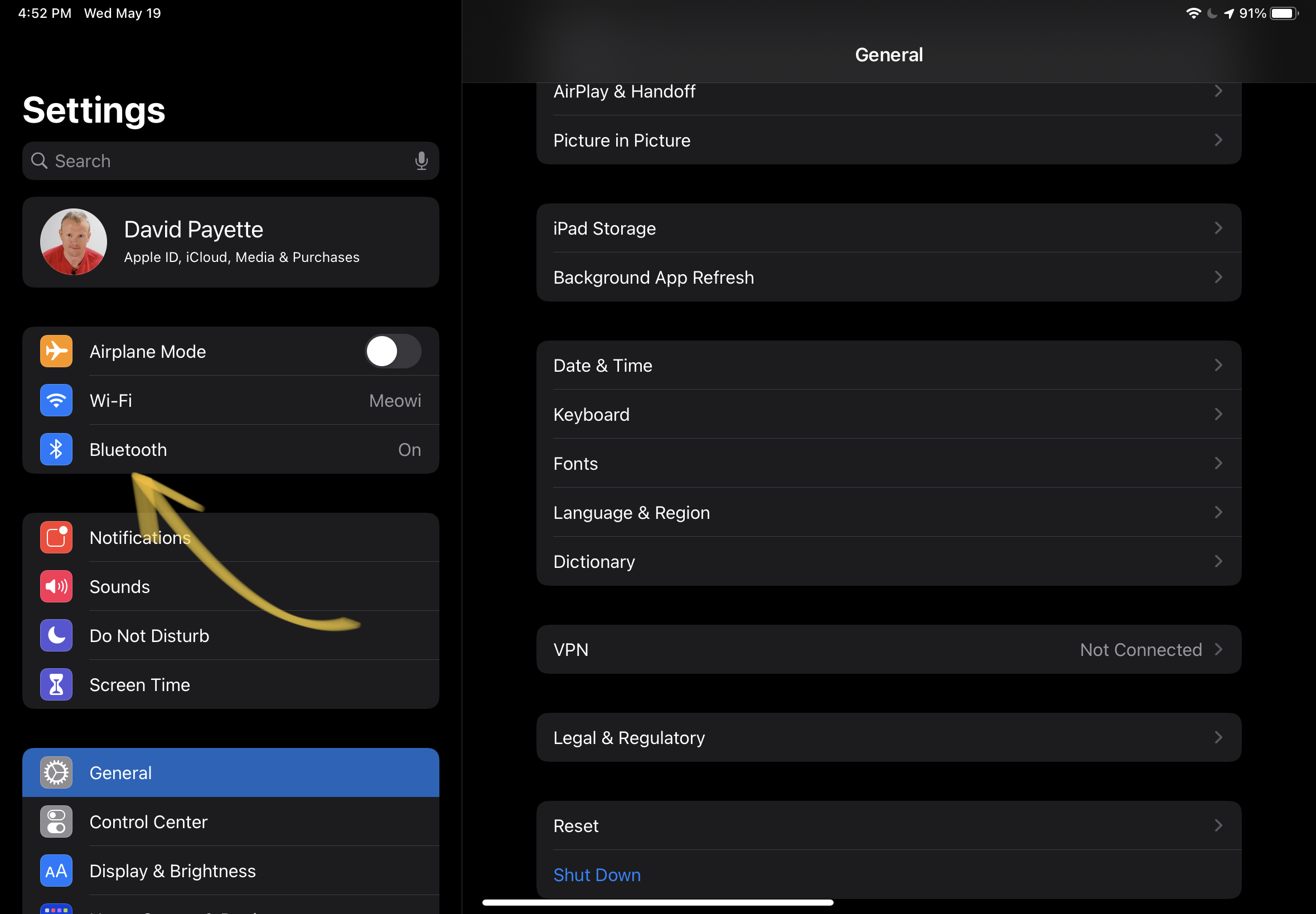 Tap Bluetooth on iPad