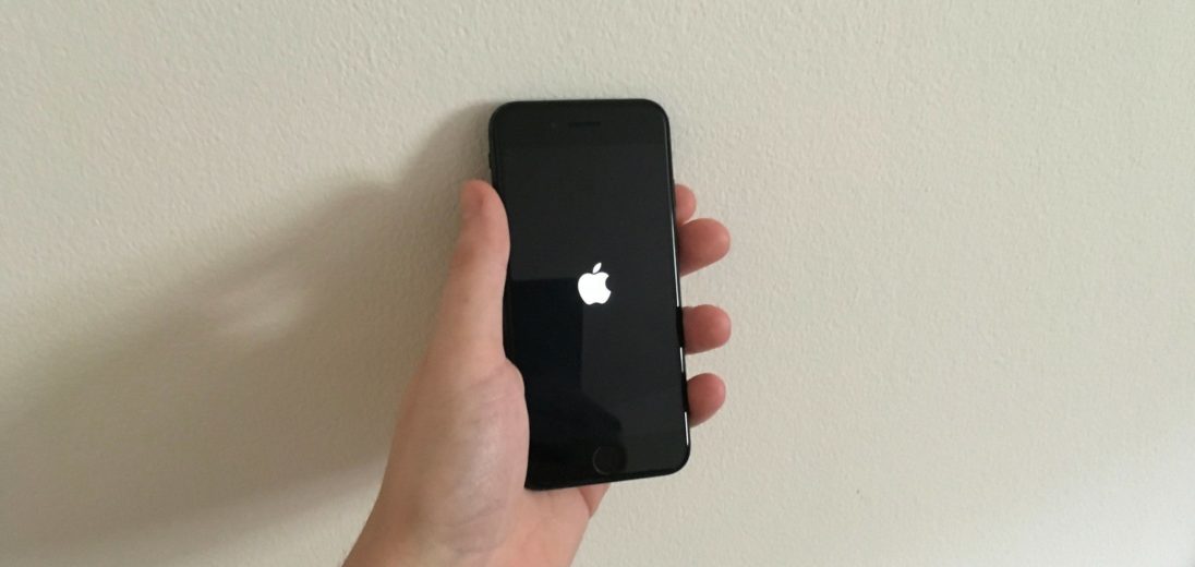 Iphone 7 Plus Stuck On The Apple Logo Here S The Fix