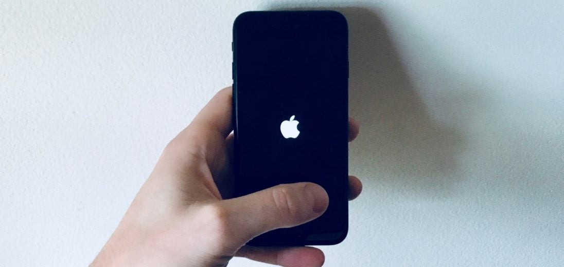 iphone 8 stuck on apple logo