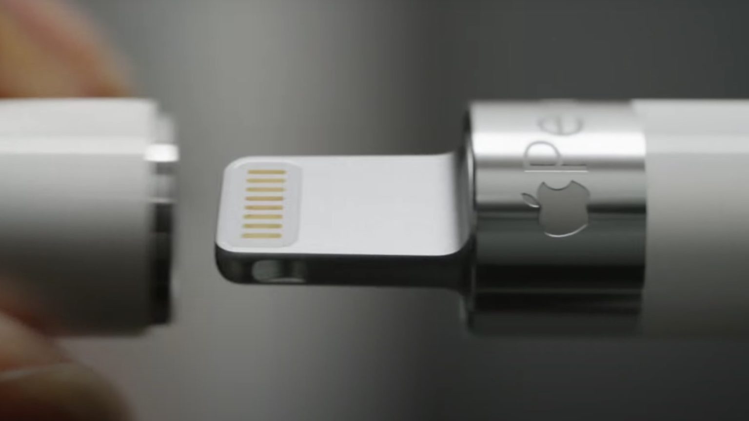 Charge Your Apple Pencil 1st Generation With A Lightning Cable | UpPhone